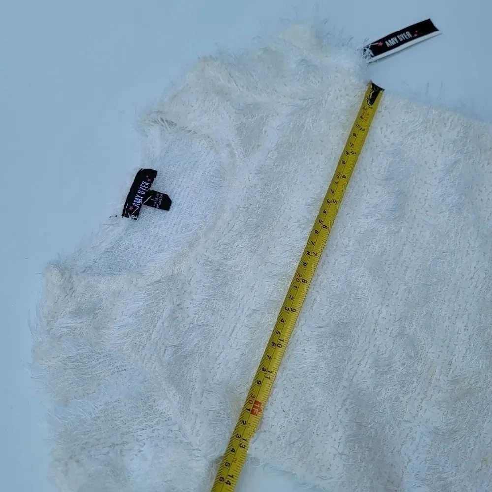 NWT Amy Byer Girls White Fuzzy Short Sleeve Knit Sweater sz L